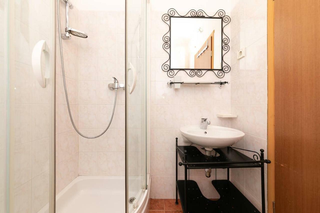 Studio Apartment فيرسار المظهر الخارجي الصورة